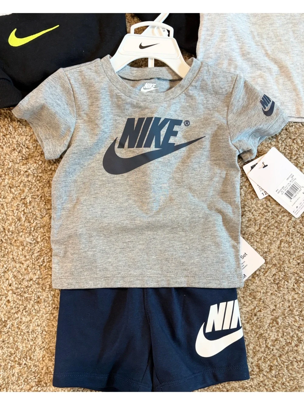 Boys Nike sweatshirt tshirt shorts bundle size 12m NWT bundle